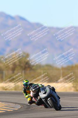 media/Jan-10-2025-CVMA Friday Practice (Fri) [[489e0da257]]/Group 4 and Trackday/Session 5 (Turn 7)/